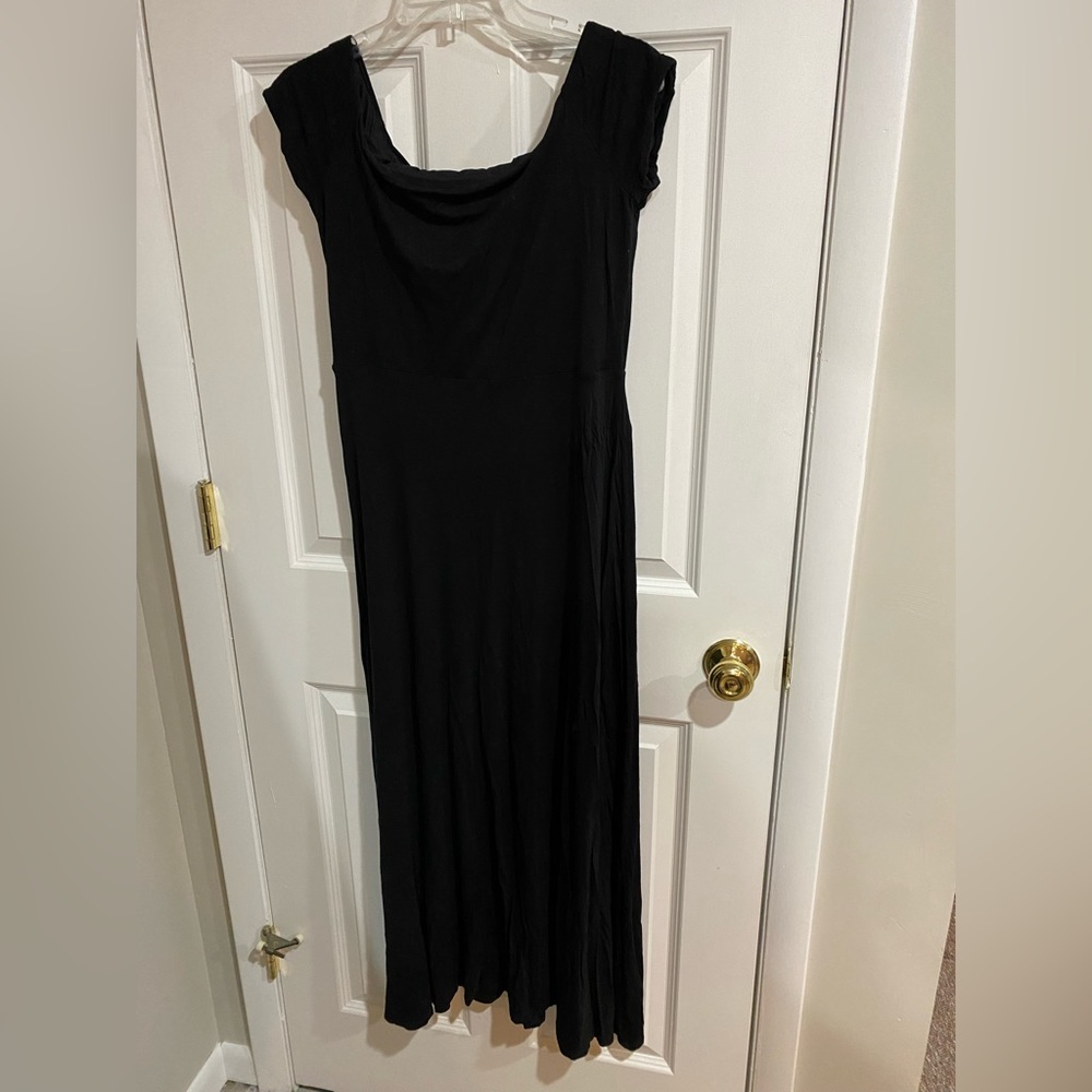 Women’s petite medium black maxi-dress. Adorable! Loft